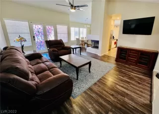 Photo #3: 2408854 Listing 