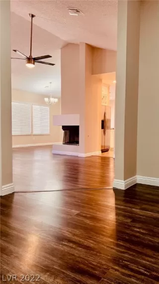 Photo #5: 2408854 Listing 