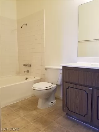 Photo #3: 2408863 Listing 