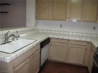 Photo #1: 2408867 Listing