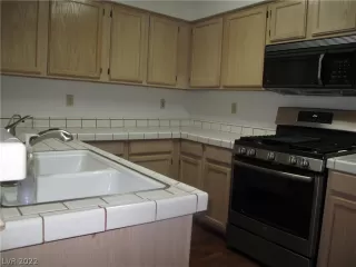 Photo #2: 2408867 Listing