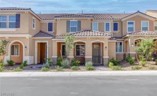 Photo #1: 2408899 Listing