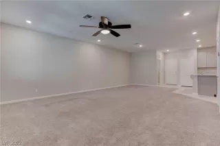 Photo #3: 2408899 Listing