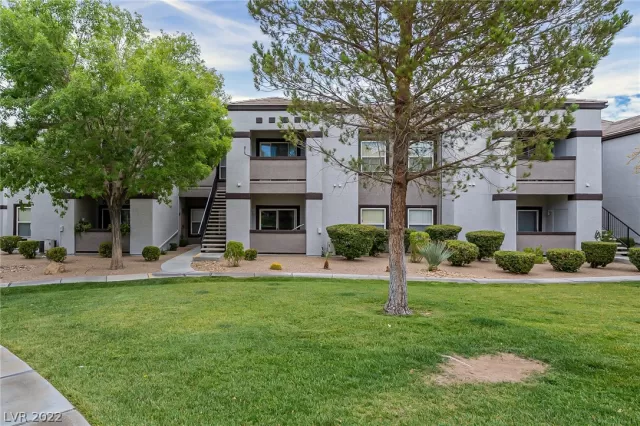 MLS: 2408906 Condo For Sale