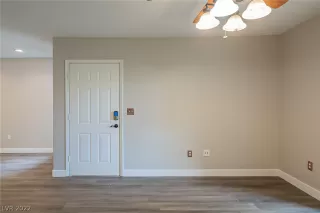 Photo #5: 2408906 Listing 