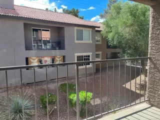 Photo #4: 2408915 Listing 