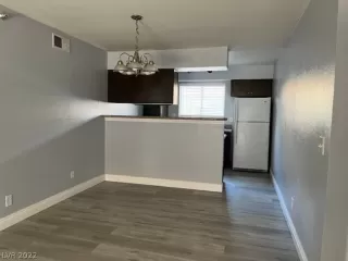 Photo #5: 2408915 Listing 