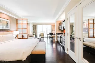 Photo #1: 2408920 Listing