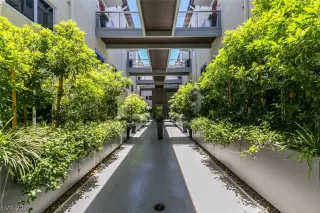 Photo #2: 2408940 Listing 