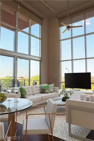 Photo #4: 2408940 Listing 