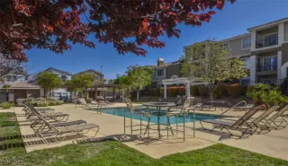 Photo #6: 2408967 Listing 