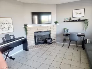 Photo #1: 2408980 Listing