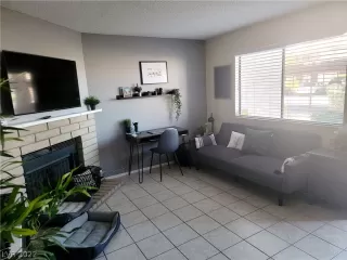 Photo #2: 2408980 Listing