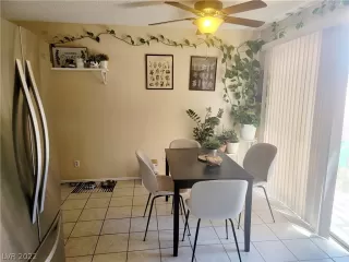 Photo #3: 2408980 Listing