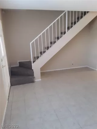 Photo #5: 2408980 Listing