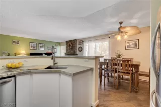 Photo #3: 2408989 Listing 