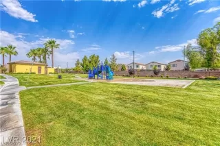 Photo #2: 2409032 Listing 