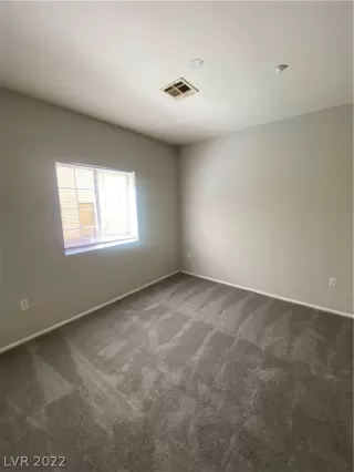 Photo #3: 2409032 Listing 