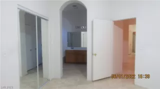 Photo #6: 2409035 Listing 