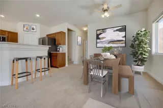 Photo #2: 2409043 Listing