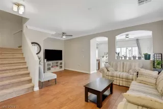 Photo #5: 2409120 Listing 