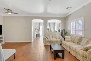 Photo #6: 2409120 Listing 