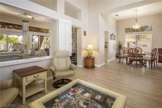 Photo #5: 2409143 Listing 