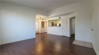 Photo #3: 2409156 Listing