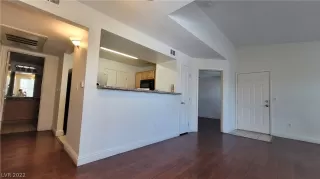 Photo #4: 2409156 Listing