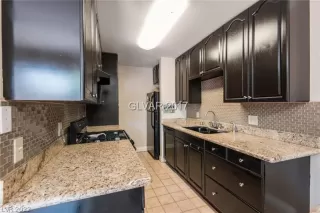 Photo #6: 2409200 Listing 