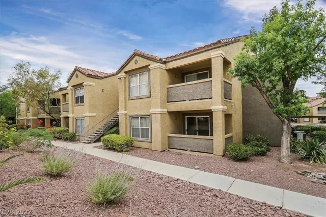 MLS: 2409208 Condo For Sale