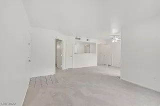 Photo #4: 2409208 Listing 