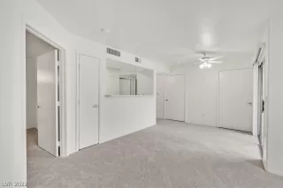 Photo #5: 2409208 Listing 