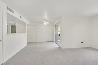 Photo #6: 2409208 Listing 