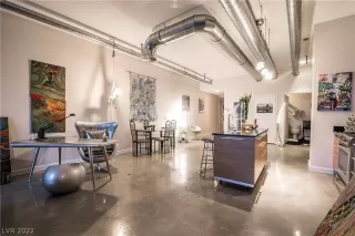 Photo #4: 2409253 Listing