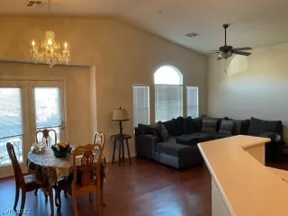 Photo #1: 2409262 Listing