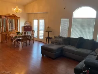 Photo #2: 2409262 Listing