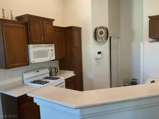 Photo #4: 2409262 Listing