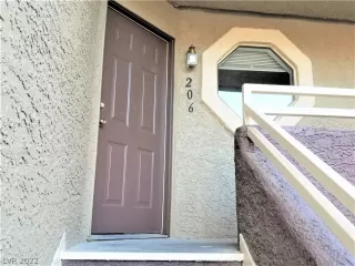 Photo #1: 2409266 Listing 