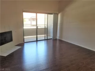 Photo #4: 2409266 Listing 