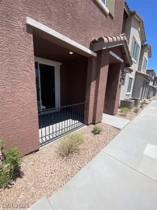 Photo #2: 2409282 Listing 