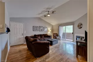 Photo #2: 2409300 Listing 