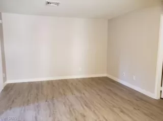 Photo #2: 2409316 Listing