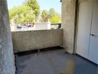 Photo #6: 2409316 Listing