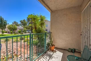 Photo #5: 2409327 Listing