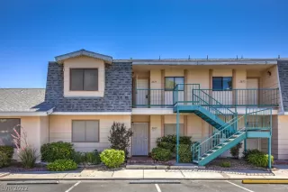 Photo #6: 2409327 Listing