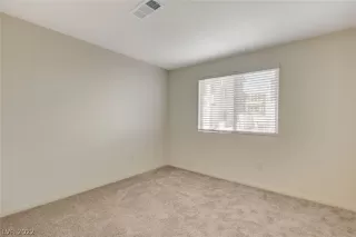 Photo #4: 2409345 Listing