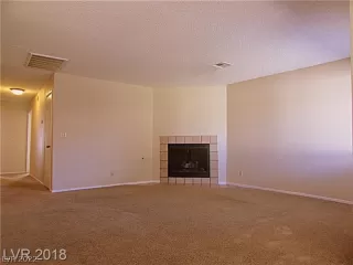 Photo #2: 2409351 Listing