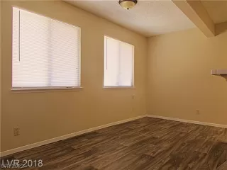 Photo #4: 2409351 Listing