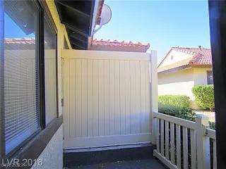 Photo #5: 2409351 Listing